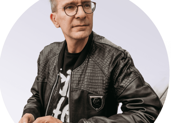 Gerald-on-the-phone-1358×1536 Gerald-on-the-phone-1358x1536